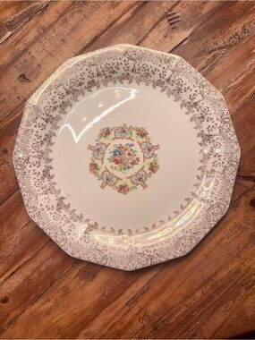 Vanity Fair Cream Dinner Plate with Multicolor Floral Medallion and 22kGold Trim